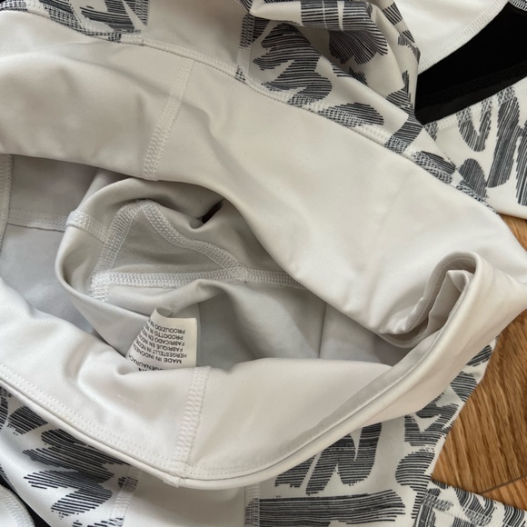 Puma Women's Size Small Clash Tight Activewear Running - Picture 6 of 6